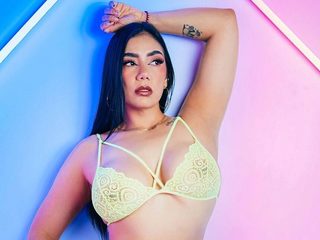 Watch  Alize Gomez live on cam at Flirt4Free