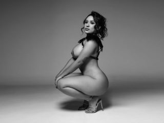 Emma Castillo nude live cam