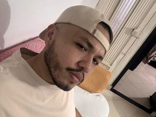 Christian Harris Live Cam on Flirt4Free