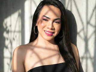 Abegail Estefani... Live Webcam on Flirt4Free