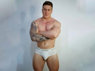 Alexx Anders live cam model at Flirt4Free