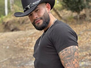 Reynel Castro Live Chat on Flirt4Free