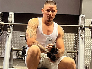 Milan Thomson Live Cam on Flirt4Free