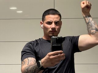 Milan Thomson profile