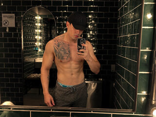 Yake Tyler webcam model