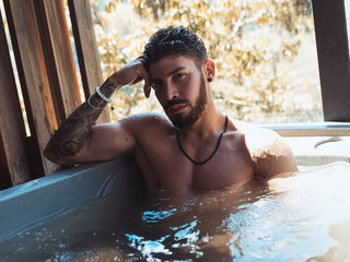 Live Chat with Marco Tahani on Flirt4Free
