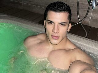 Maximo De La Vega Live Chat on Flirt4Free