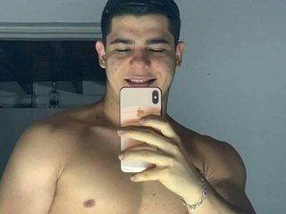 Kevin Salas Live Cam on Flirt4Free