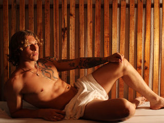 Tomas Krakow nude live cam