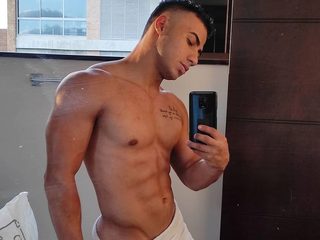 Layton Fox Live Cam on Flirt4Free