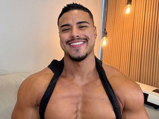 Apolo Makris profile