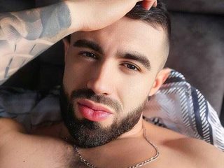 Zack Froone Live Cam on Flirt4Free