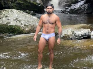 Live Chat with Ethan Jonnez on Flirt4Free