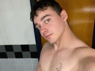 Mitch Corrigan live cam model at Flirt4Free