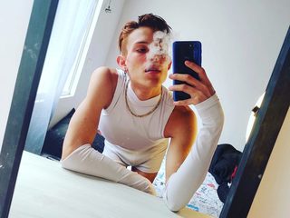 Andy Rodriguez Live Cam on Flirt4Free