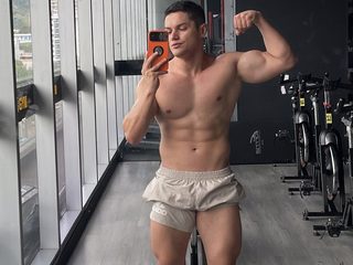 Erick Wallace live cam model at Flirt4Free