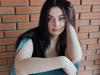 Nude chat with Milana Ora on alternative cam