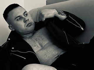 Lucas Gibson Live Cam on Flirt4Free