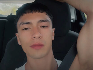 Tommy Hg live cam model at Flirt4Free