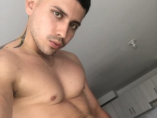 Andre Perez nude live cam