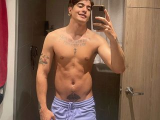 Jeffrey Coen Live Cam on Flirt4Free