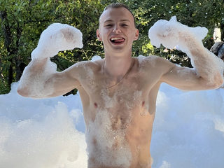 Nude chat with Matt Di on live cam