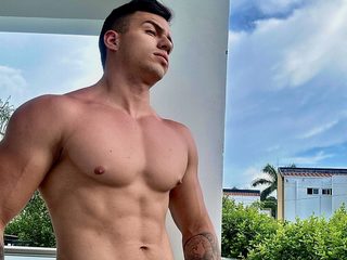 Sexcam mit James Whiite auf 1 zu 1 Sexcams