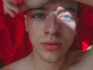 James Coltt Live Cam and Profile on UnifiedCams