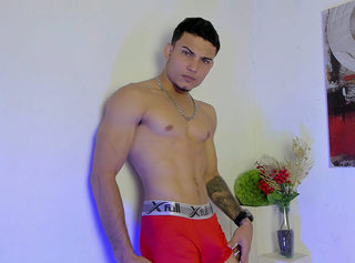 Thiago Reyes Live Cam on Flirt4Free