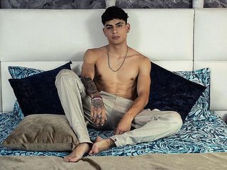 1 On 1 Sex Cams - Fredrik Russell Spain Alt Text Streamray-Cams