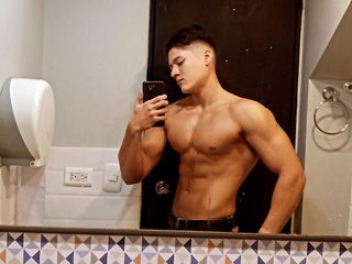 Casper White Live Cam on Flirt4Free