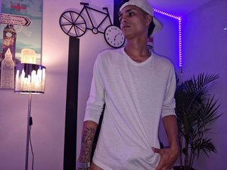 Eithan Dall Live Chat on Flirt4Free