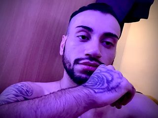 Andre Cole James Live Cam on Flirt4Free