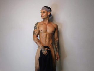 Nude Chat with Marcus Lambert on Live Cam ⋆ FLIRT SHOW ⋆ Webcam Sex With Amateurs
