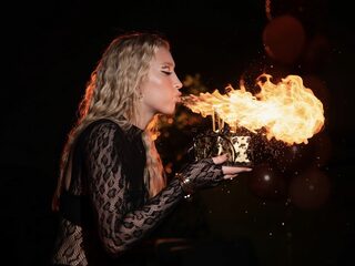 Mia Nix webcam model