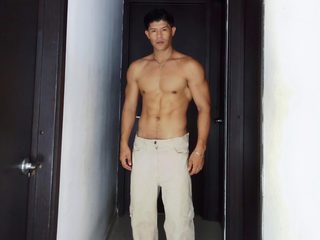 Kazuya Nakamura Live Cam on Flirt4Free