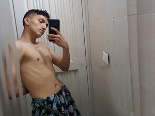 Michaell Rashford Ford Live Cam on Flirt4Free