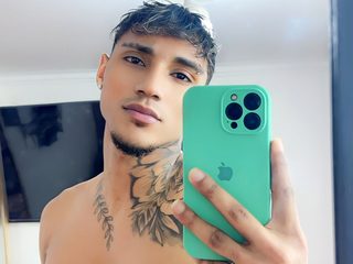 Maximiliano Caceres Live Cam on Flirt4Free