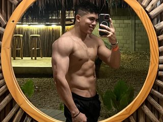 Andrew Duque Live Cam and Profile on UnifiedCams