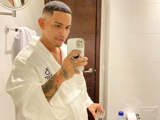 Fetissikamera James Millerr live-alaston chatissa ⋆ FETISH CAMS