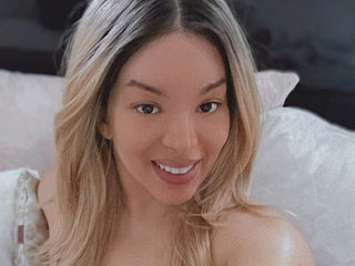 Gigi Largent nude live cam
