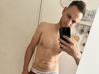 Sebastian Neewmen nude live cam
