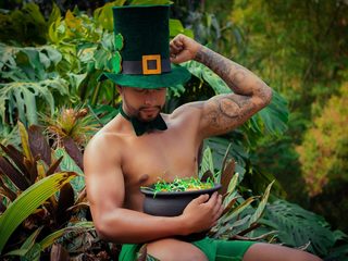 Chatta nuda con Christopher Palmer in Live Cam ⋆ FLIRT SHOW ⋆ Sesso in webcam con amatori