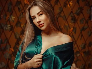 Demi Dovich live cam model at Flirt4Free