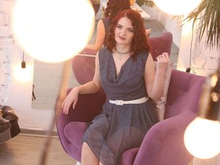 Live sex cam with Izabel Sunny on big boobs sex chat
