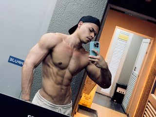 Michael Reinolds live cam model at Flirt4Free