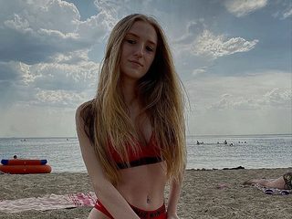 Dolly Chatfield sex cam live