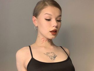Bree Beldon Live Chat on Flirt4Free