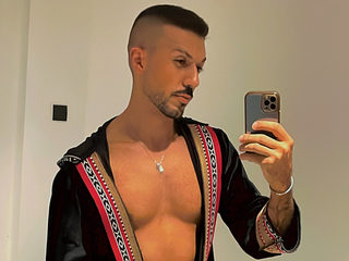 Ross Terry Live Cam on Flirt4Free