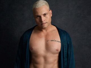 Live Chat with Marlon Tang on Flirt4Free